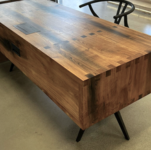 Load image into Gallery viewer, Solid 'Bullet Oak' Desk